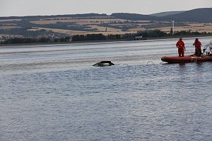 Gemeinsame Übung am Stausee