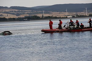 Gemeinsame Übung am Stausee