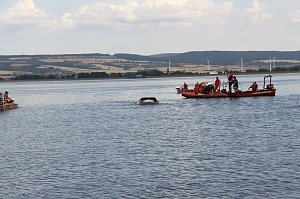Gemeinsame Übung am Stausee