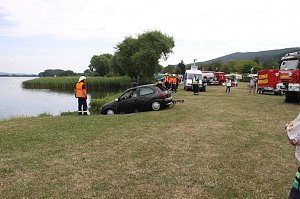 Gemeinsame Übung am Stausee