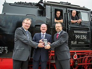 Übergabe des neuen mobilen Serviceterminals an die HSB