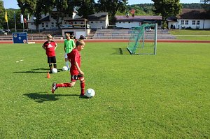 Volles Training bei der Fu&szlig;ballschule