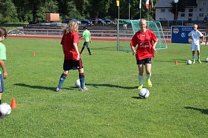 Volles Training bei der Fu&szlig;ballschule