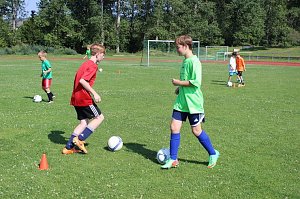 Volles Training bei der Fu&szlig;ballschule