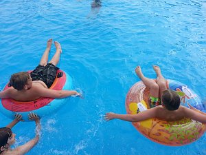 Abschlussfest im Schwimmbad