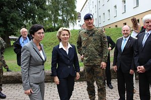 Gespr&auml;che mit der Verteidigungsministerin