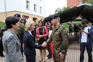 Gespr&auml;che mit der Verteidigungsministerin