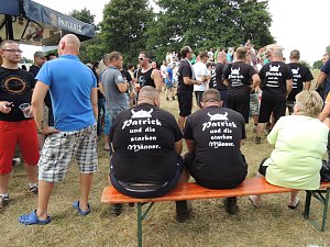 Tauziehen &uuml;ber die Helme