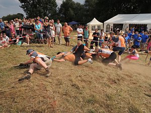 Tauziehen &uuml;ber die Helme