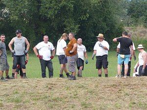 Tauziehen an der Helme