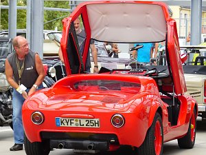 Oldtimer nach der Zuverl&auml;ssigkeitsfahrt