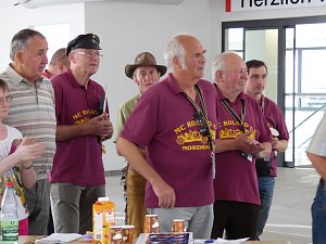 Oldtimer nach der Zuverl&auml;ssigkeitsfahrt