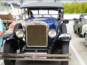 Oldtimer nach der Zuverl&auml;ssigkeitsfahrt