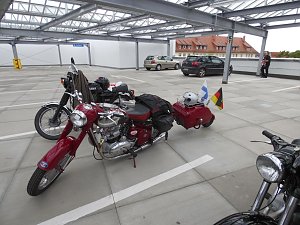 Oldtimer nach der Zuverl&auml;ssigkeitsfahrt