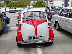 Oldtimer nach der Zuverl&auml;ssigkeitsfahrt