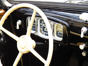 Oldtimer nach der Zuverl&auml;ssigkeitsfahrt