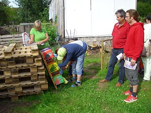 Spielenachmittag in Gartenanlage