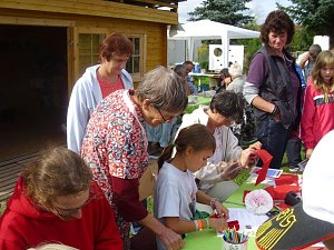 Spielenachmittag in Gartenanlage