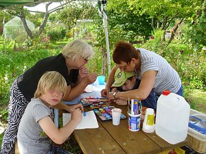 Spielenachmittag in Gartenanlage