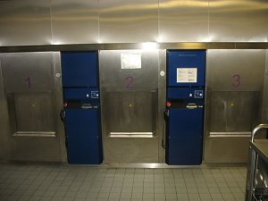 Blick in die zentrale Sterilisation des Klinikums