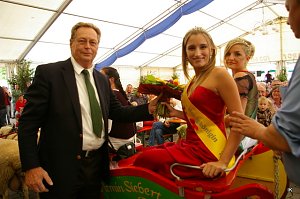 Er&ouml;ffnung des Bauernmarktes in Kallmerode