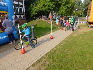 Kinder im Stra&szlig;enverkehr