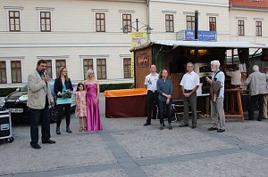 Weinfest bei Traumwetter er&ouml;ffnet