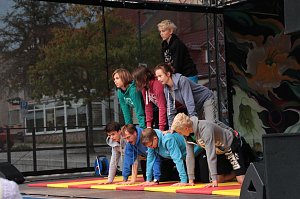 Musik und Artistik auf dem Theaterplatz