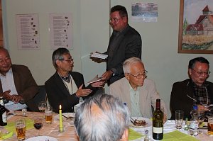 M&auml;nnerchor aus Japan begr&uuml;&szlig;t