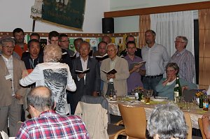 M&auml;nnerchor aus Japan begr&uuml;&szlig;t