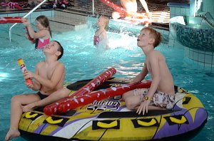 Knax-Pool-Party