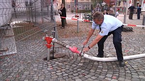 30.000 Liter Wasser wurden auf das Dach der neuen Bibliothek gepumpt