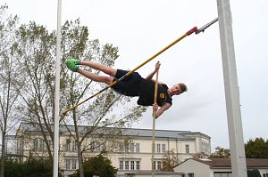 Herbstspringen auf dem Hohekreuz-Sportplatz