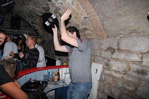 House Party im Grease am Grimmel. nnz-City Scout on Tour