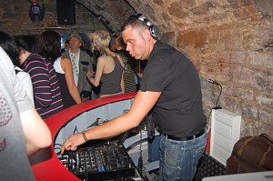 House Party im Grease am Grimmel. nnz-City Scout on Tour