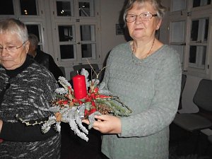 Weihnachtsbasteln mit den "Flinken Nadeln" in Ilfeld