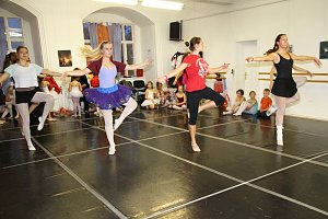 Die Schneek&ouml;nigin - ein getanztes M&auml;rchen.