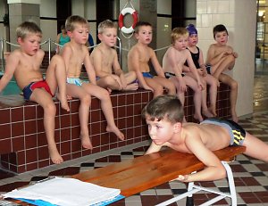 500. Kinderschwimmkurs im Badehaus Nordhausen