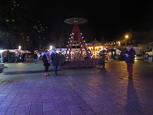 Nordhausen, Theaterplatz, Donnerstag, 17.45 Uhr.
