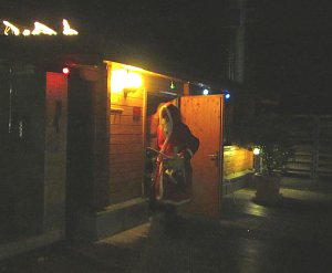 Der Weihnachtsmann zu Besuch in der Frauensauna des Nordh&auml;user Badehauses