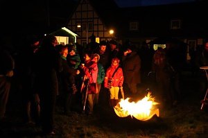 Weihnachtsmarkt in Obergebra bei Blitz und Donner