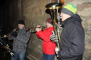Weihnachtsmarkt in Obergebra bei Blitz und Donner