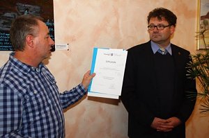 Siegertafel angebracht