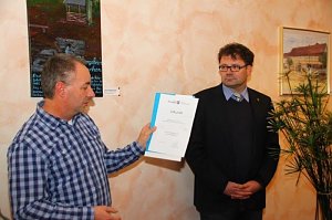 Siegertafel angebracht