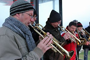 Last uns warm und trocken bleiben - St&uuml;rmisches Turmblasen