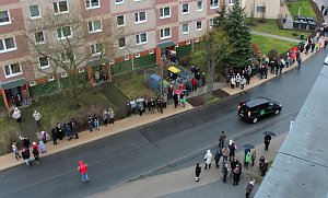 Last uns warm und trocken bleiben - St&uuml;rmisches Turmblasen