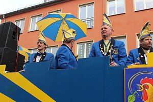 N&auml;rrinnen und Narren zogen durch Sondershausen (1)