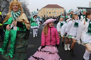 N&auml;rrinnen und Narren zogen durch Sondershausen (2)