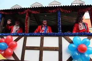 N&auml;rrinnen und Narren zogen durch Sondershausen (2)