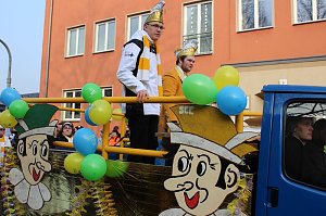 N&auml;rrinnen und Narren zogen durch Sondershausen (2)